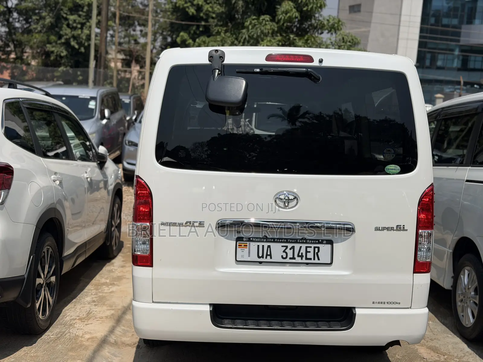 Toyota HiAce 2013 White