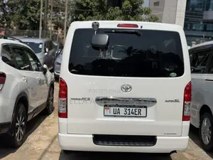 Toyota HiAce 2013 White