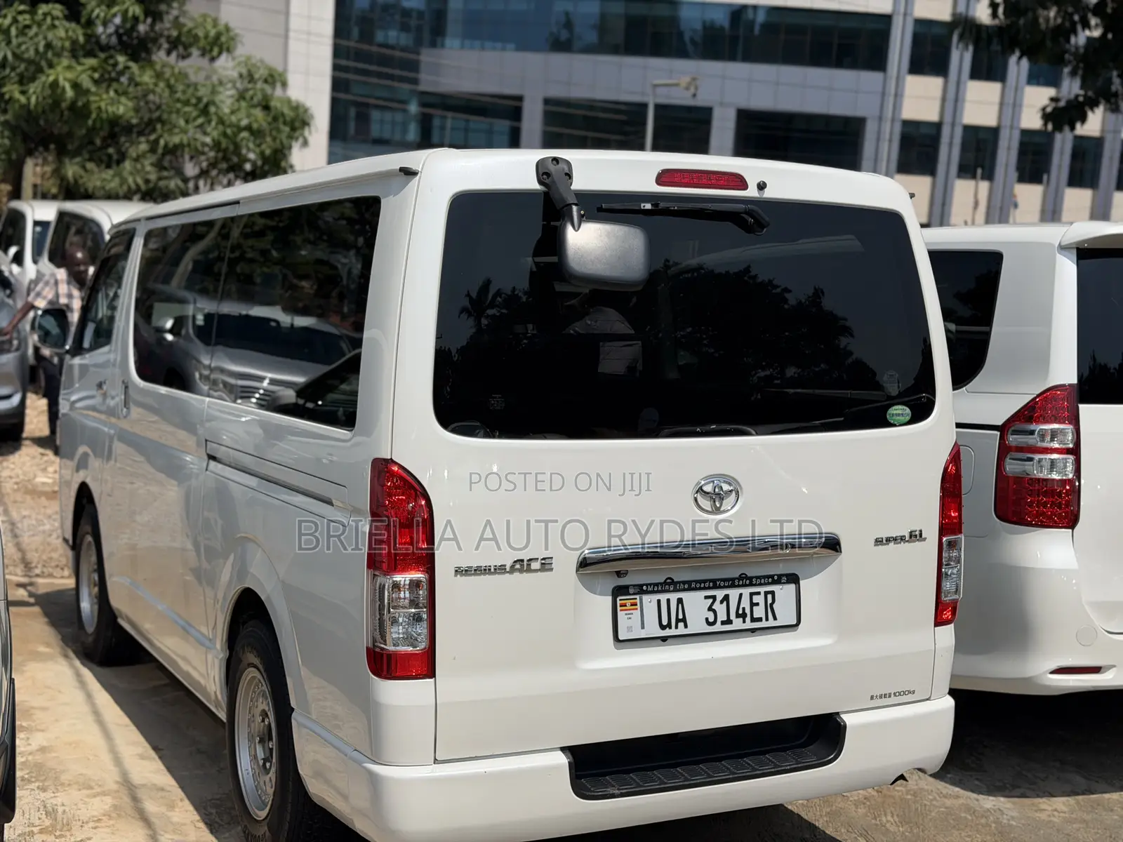Toyota HiAce 2013 White