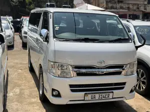Toyota HiAce 2013 White