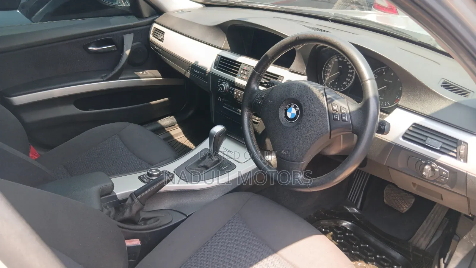 BMW 320i 2009 Silver