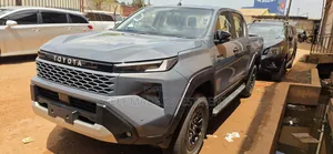 New Toyota Hilux 2026 Gray