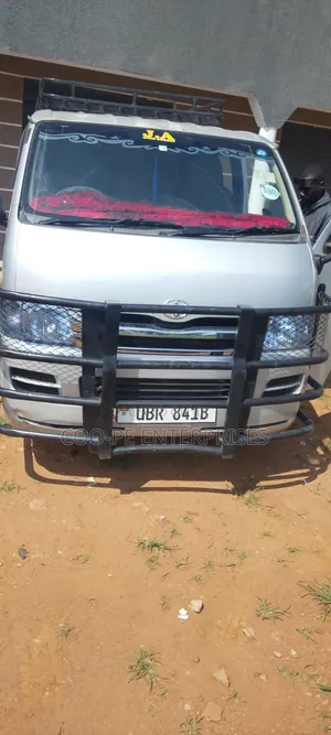 Toyota HiAce 2014 Silver