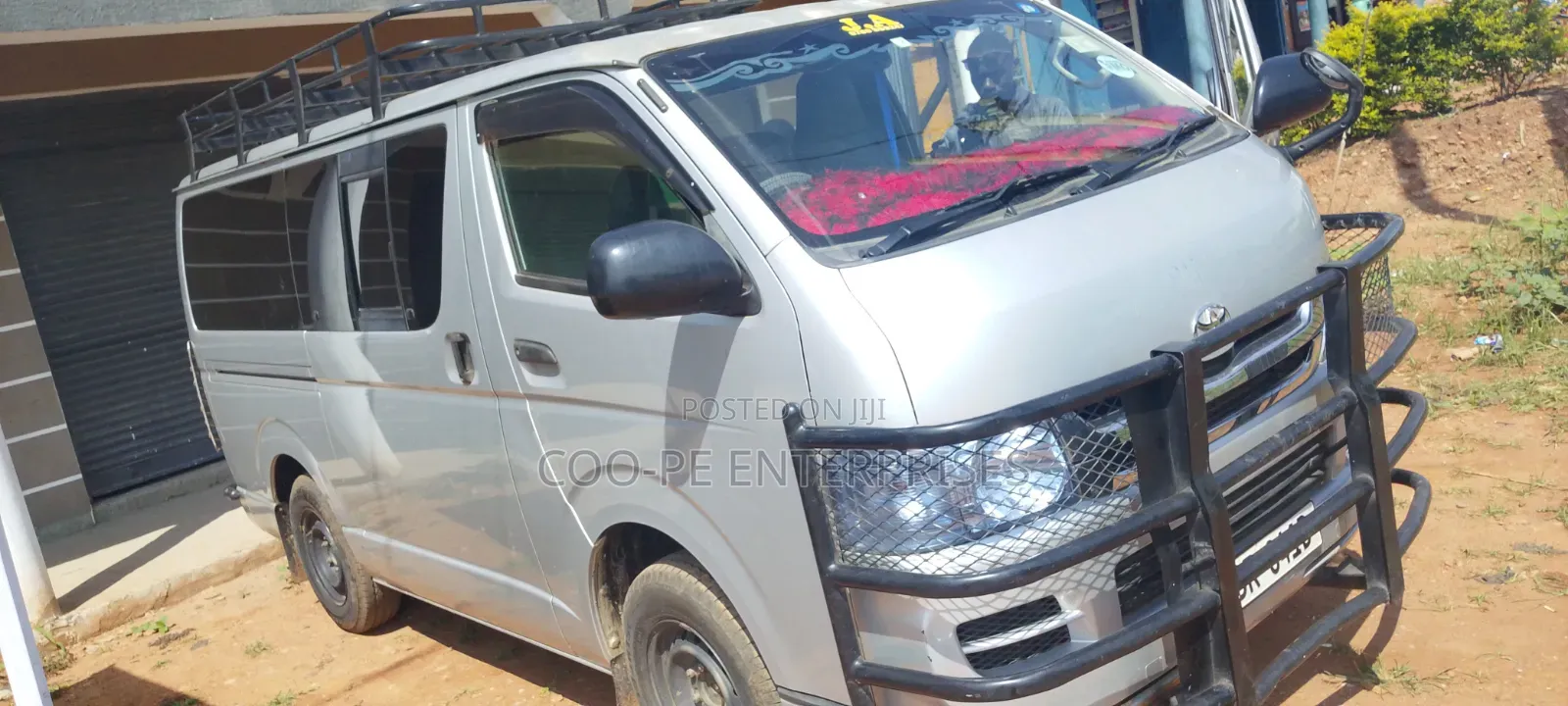 Toyota HiAce 2014 Silver