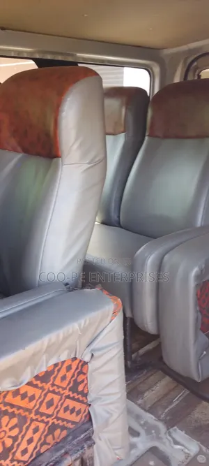 Toyota HiAce 2014 Silver