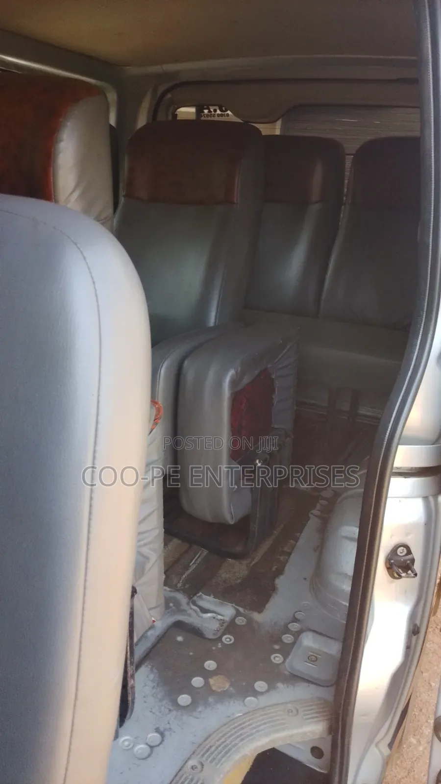 Toyota HiAce 2014 Silver