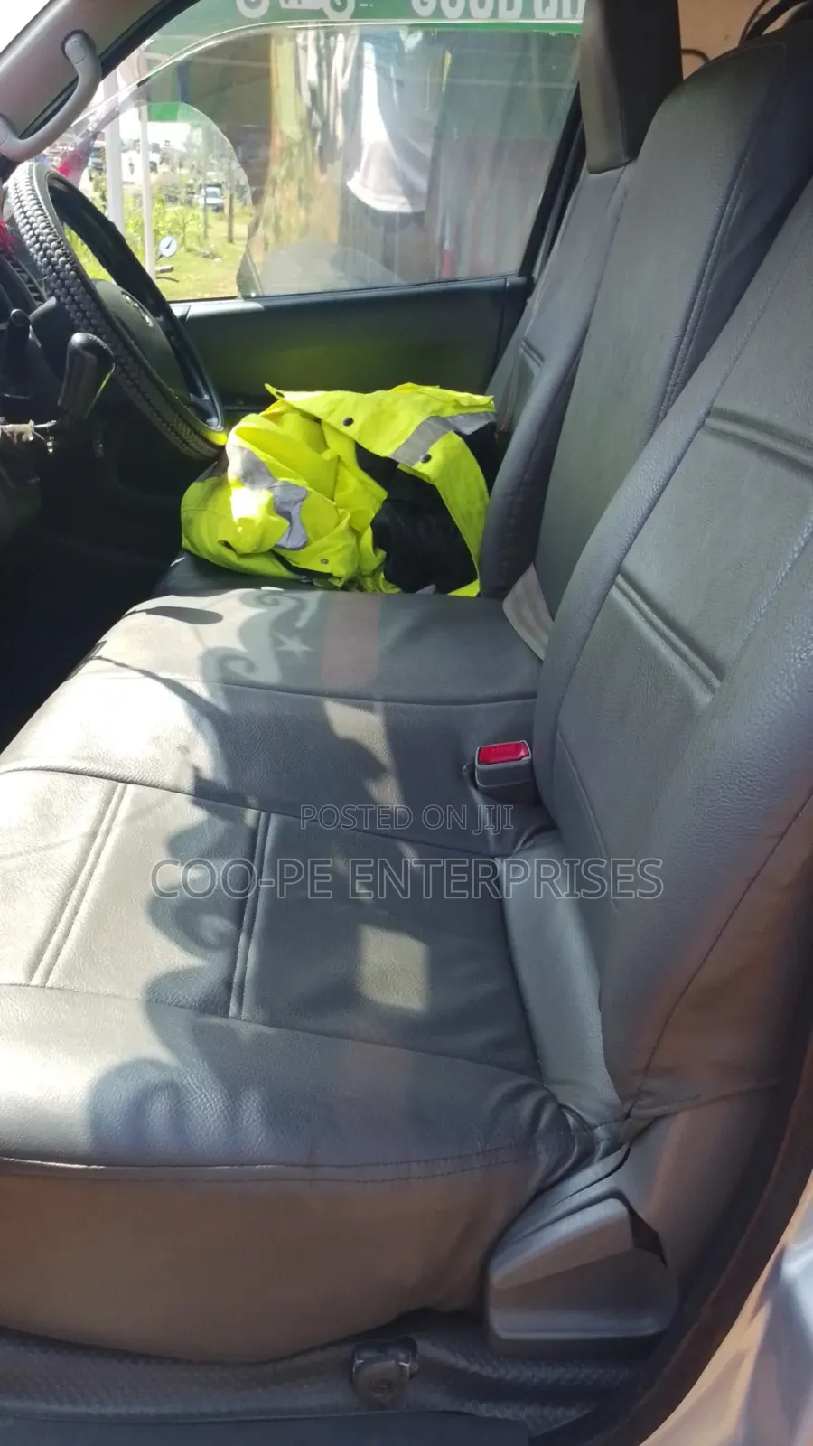Toyota HiAce 2014 Silver