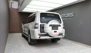 Mitsubishi Pajero 2012 White