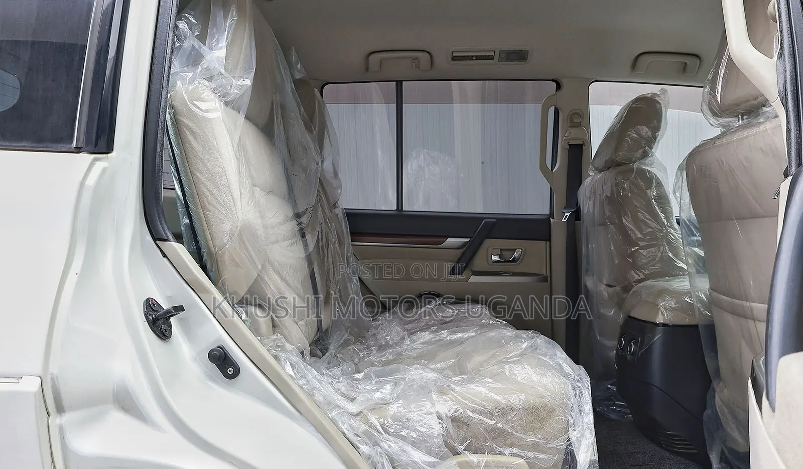 Mitsubishi Pajero 2012 White