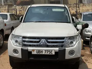 Mitsubishi Pajero 2009 White
