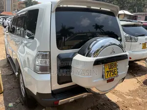 Mitsubishi Pajero 2009 White