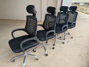 Headrest Office Chairs in Perfect Condition, Refurbished Adjustable