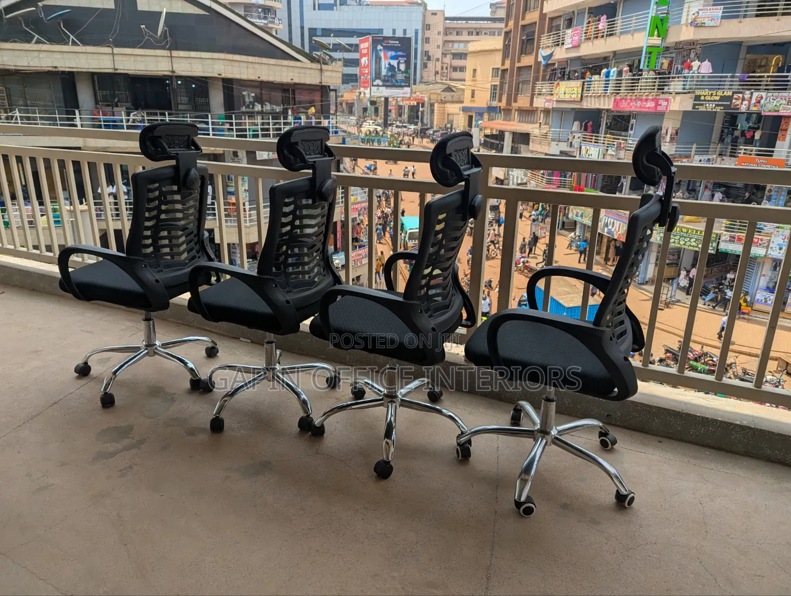 Headrest Office Chairs in Perfect Condition, Refurbished Adjustable