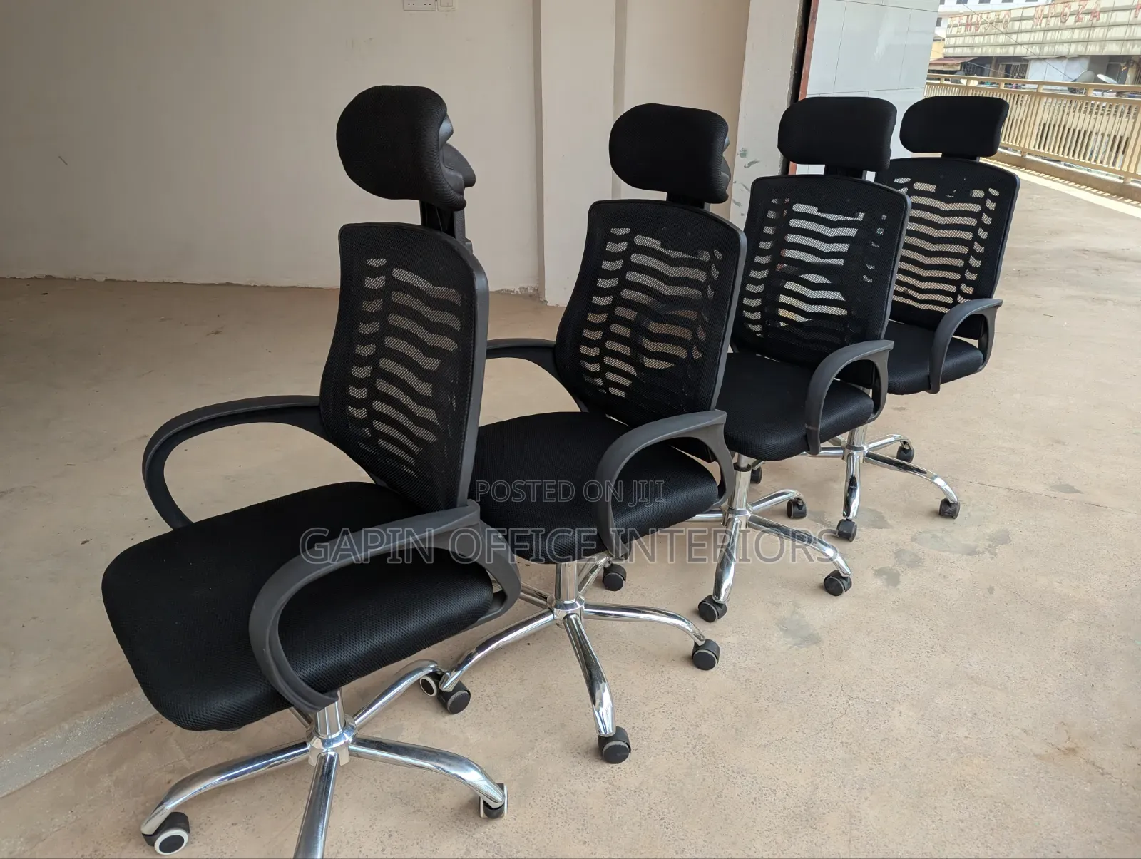 Headrest Office Chairs in Perfect Condition, Refurbished Adjustable