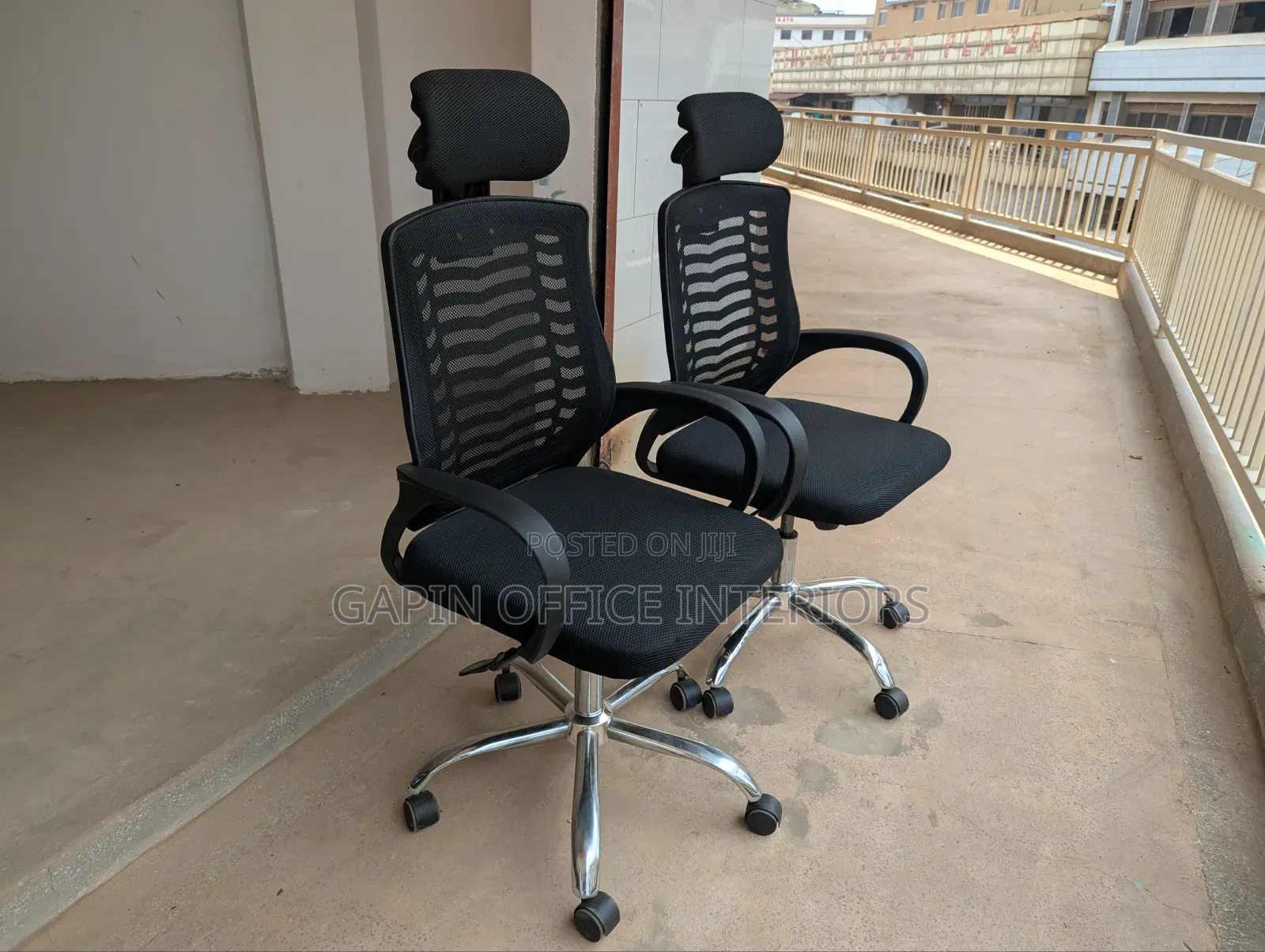 Good Conditioned Second Hand Headrest Office Chairs, Price Per Piece