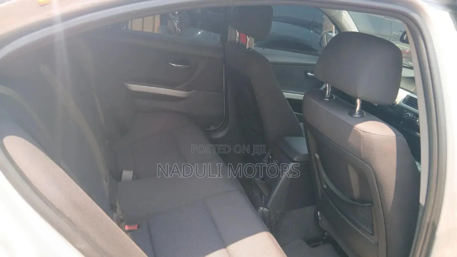 BMW 320i 2009 Silver
