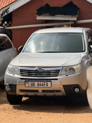Subaru Forester 2010 Silver