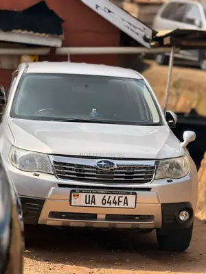 Subaru Forester 2010 Silver