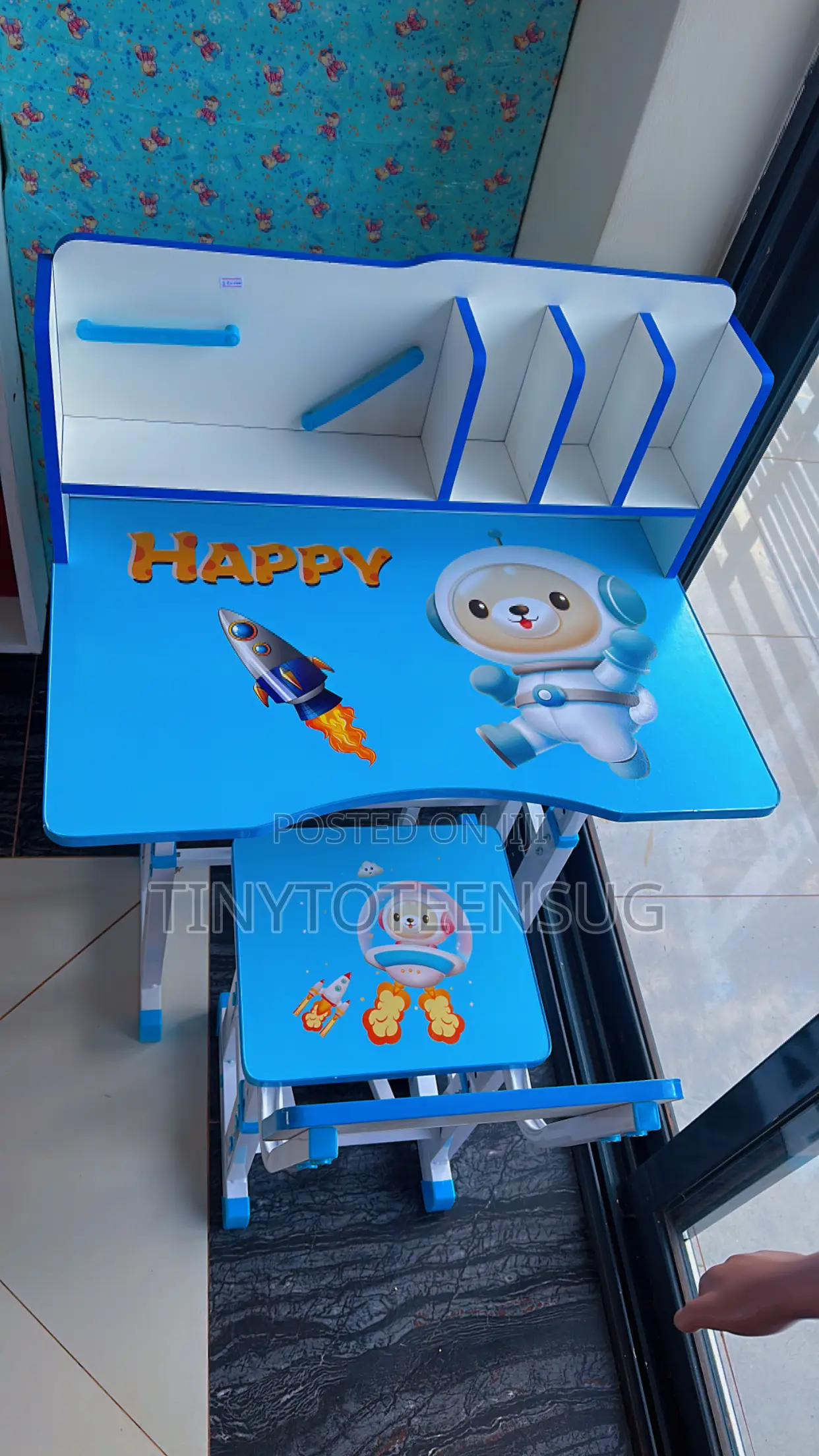 Reading Table