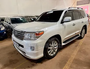 Toyota Land Cruiser 2012 White