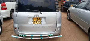 Toyota Sienta 2005 Silver