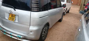 Toyota Sienta 2005 Silver