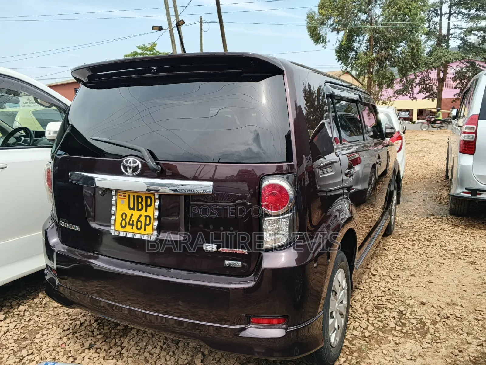 Toyota Corolla Rumion 2011 Maroon