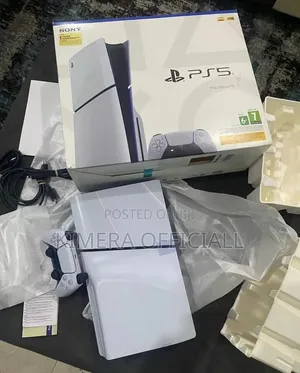 PS5 Slim Disc Edition: Less Bulk on Table, More Gaming Power! 
