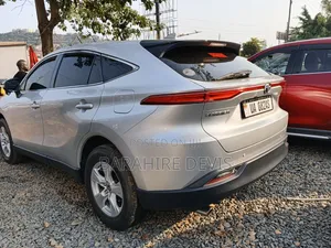 Toyota Harrier 2022 Silver