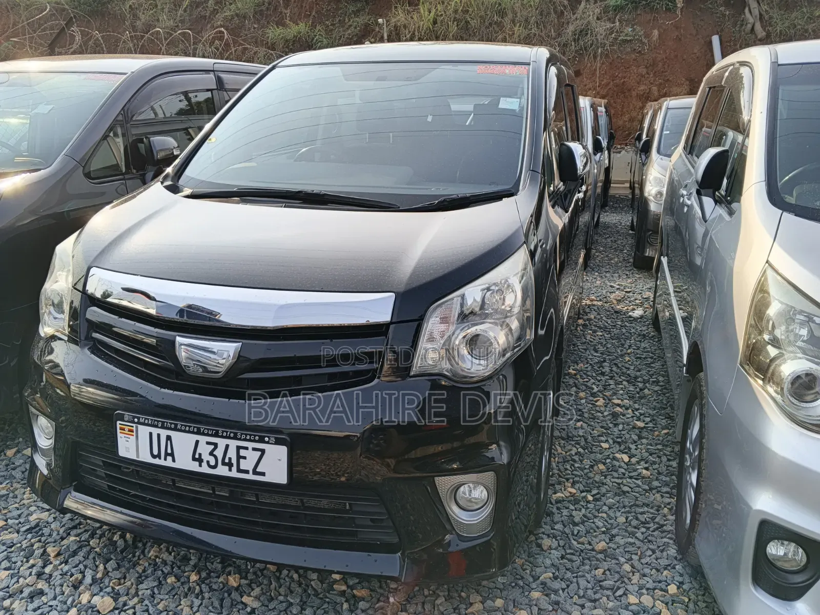 Toyota Noah 2011 Black