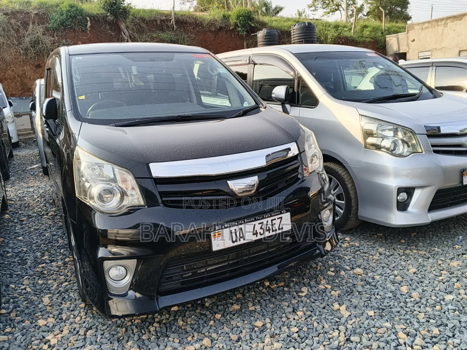 Toyota Noah 2011 Black