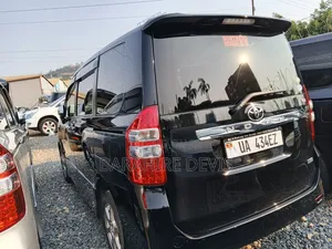 Toyota Noah 2011 Black
