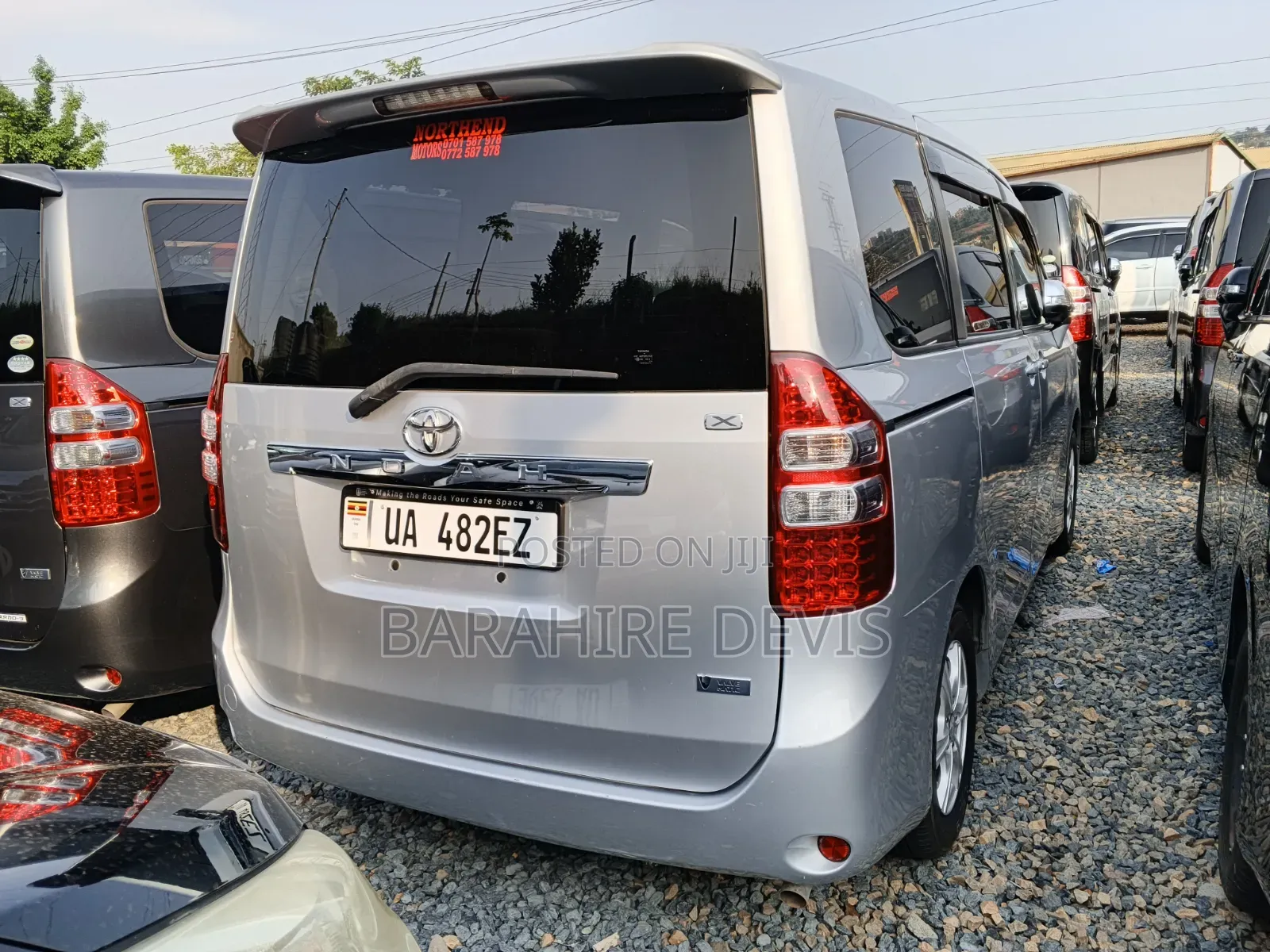 Toyota Noah 2011 Silver