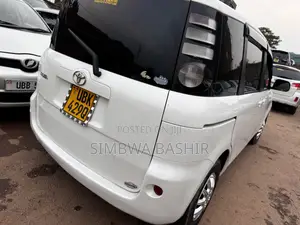 Toyota Sienta 2006 White