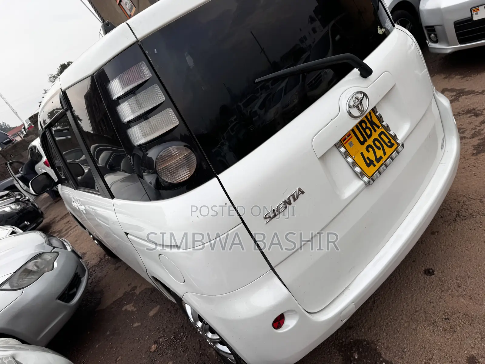 Toyota Sienta 2006 White