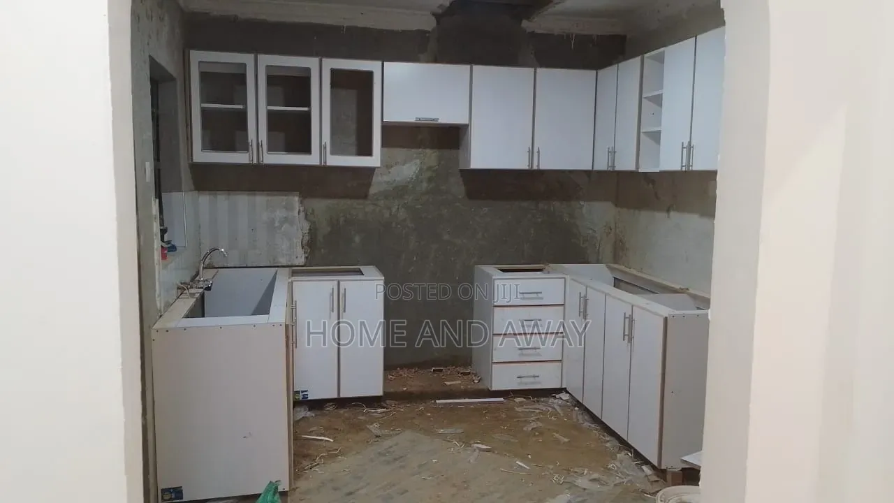 Kitchen Cabinets/Pure White Mat Kitchen Cabinets 950,000/- Per Meter