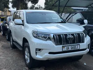 Toyota Land Cruiser 2018 White