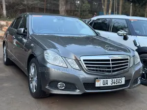 Mercedes-Benz E300 2011 Gray