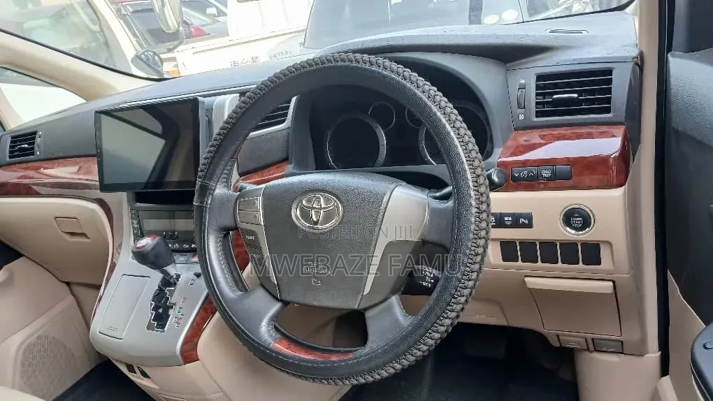 Toyota Alphard 2012 Gray