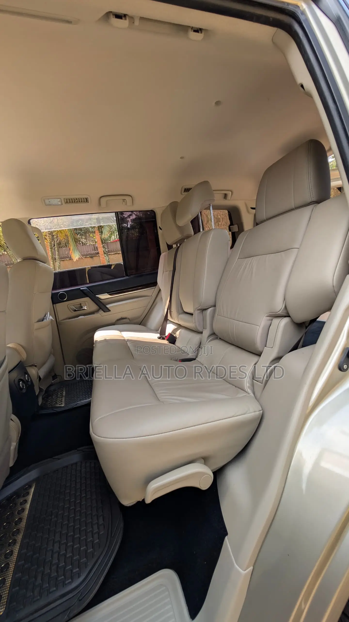 Mitsubishi Pajero 2011 Gray