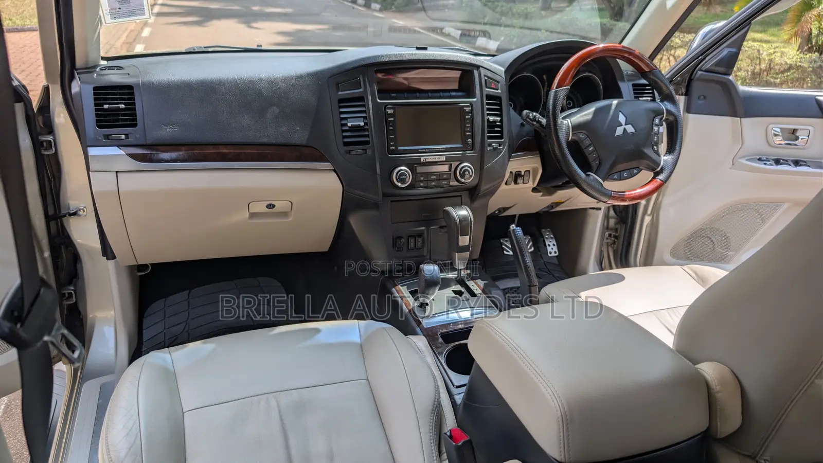 Mitsubishi Pajero 2011 Gray