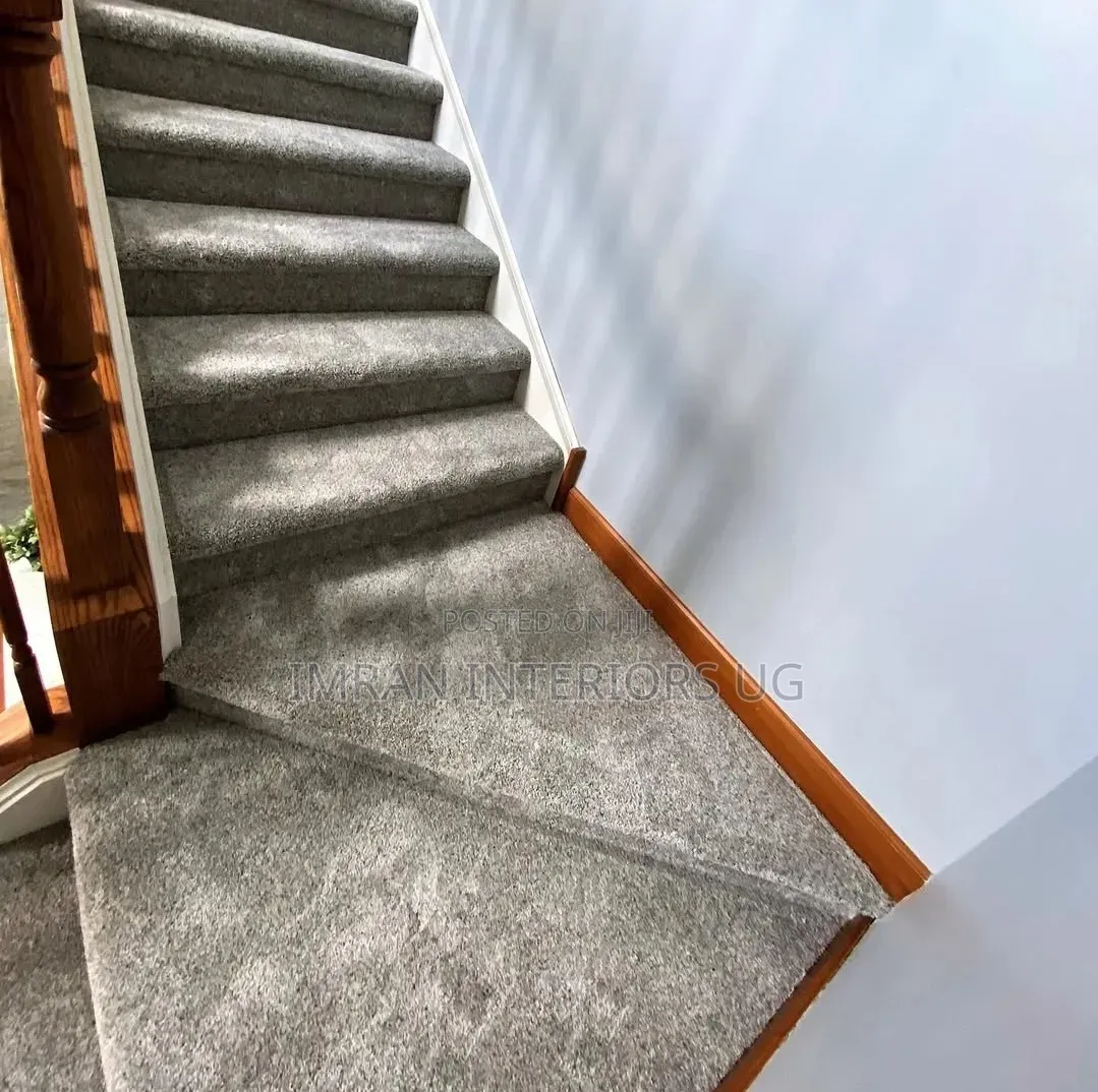 Elegant Woolen Carpets Used in Offices and Shops