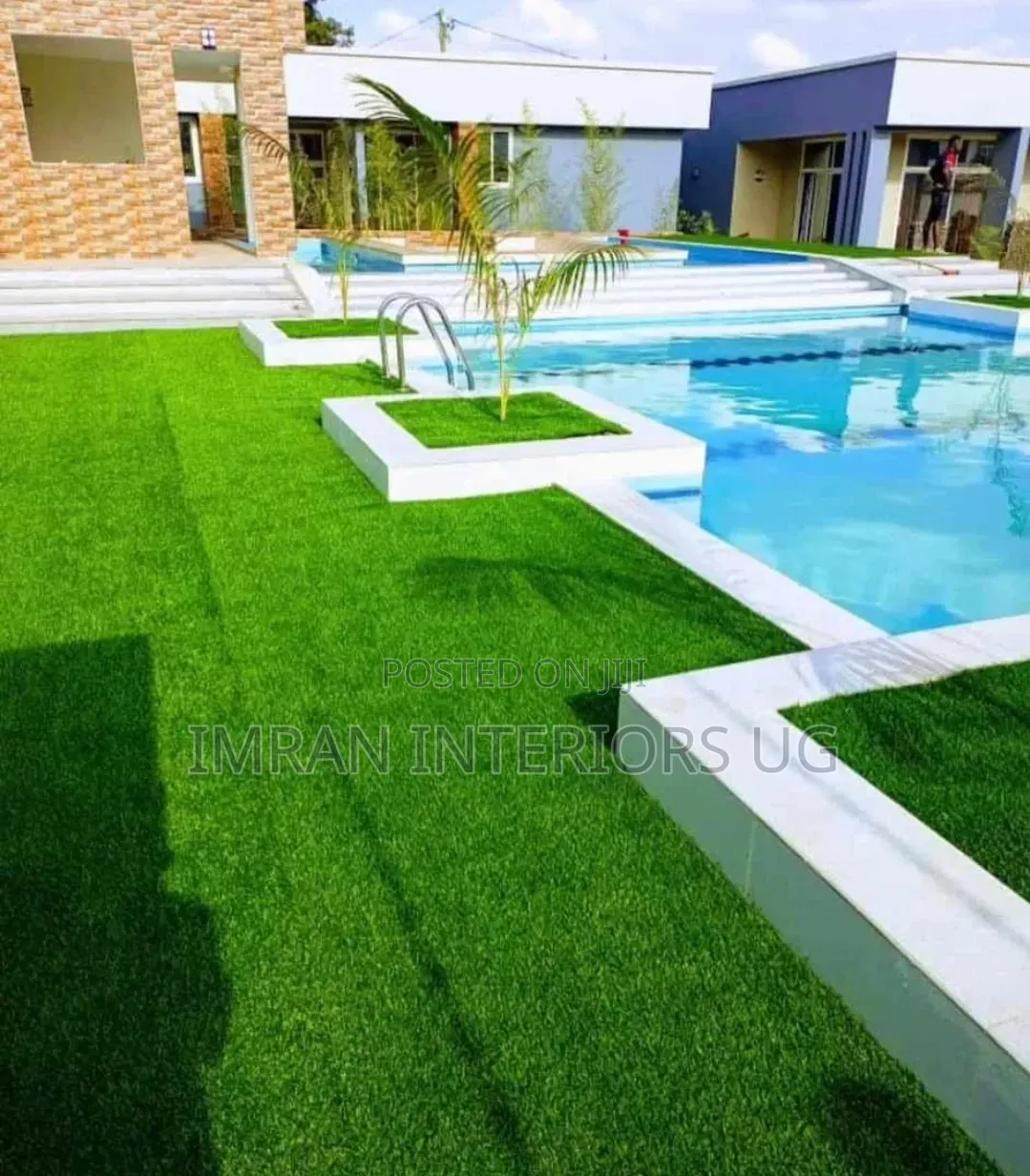 Compound Grass Carpets in Dark Green