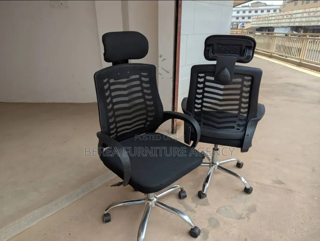 2pcs of Mesh Complete Used Chairs Perfect Condition