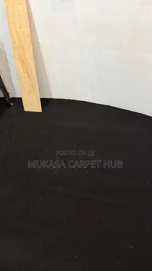 Soft Black Woolen Carpet – Perfect for Modern Interiors