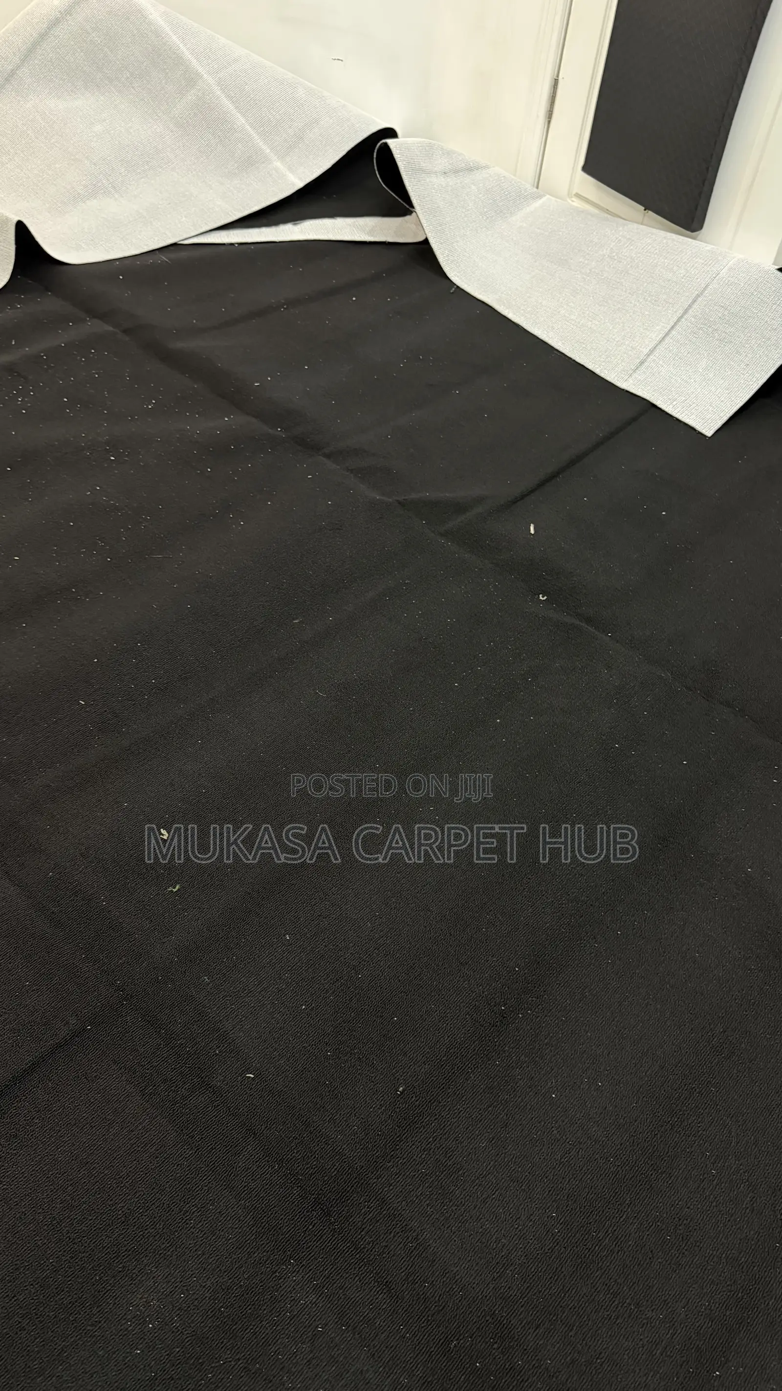 Luxury Black Floor Carpet – Soft Woolen Finish