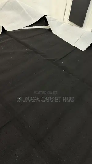 Luxury Black Floor Carpet – Soft Woolen Finish