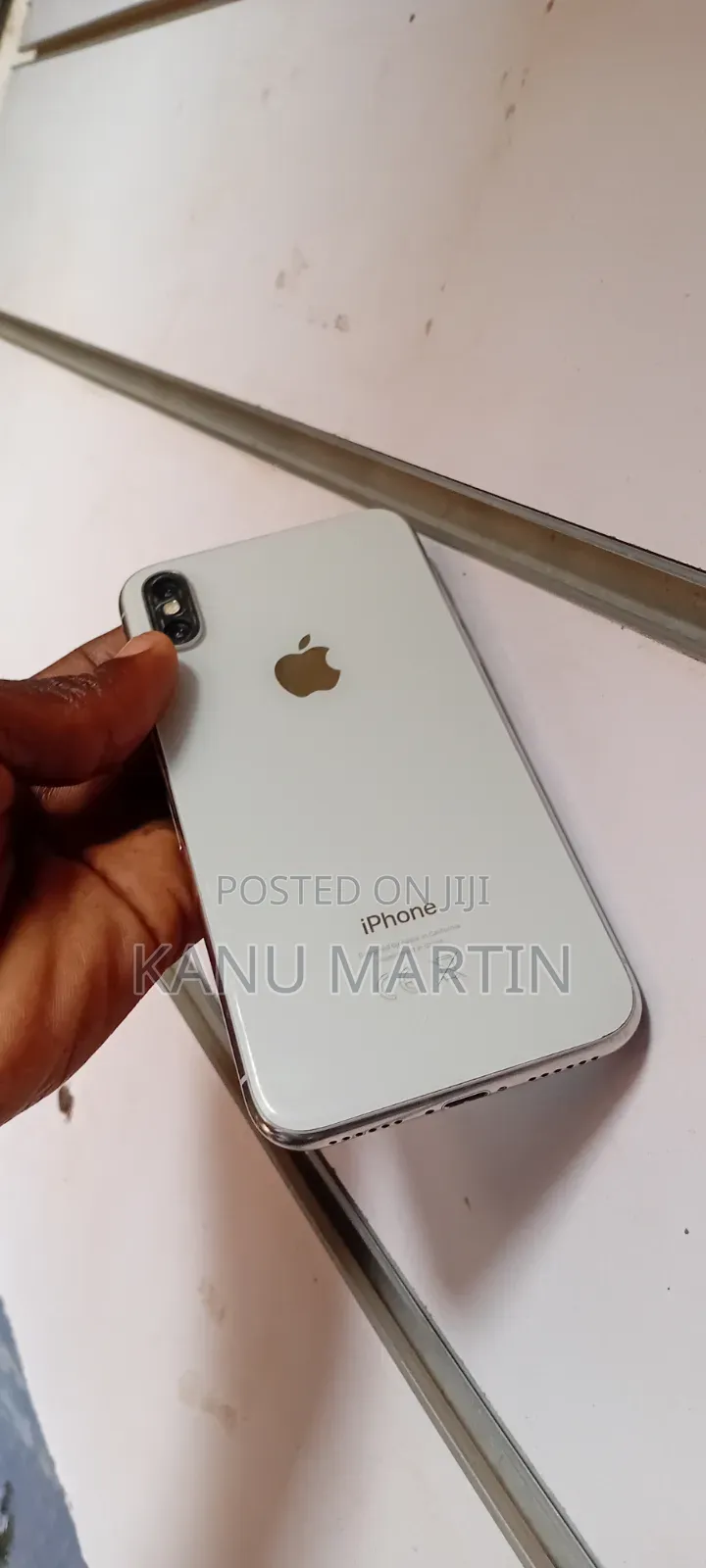 Apple iPhone X 64 GB White