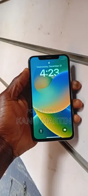 Apple iPhone X 64 GB White