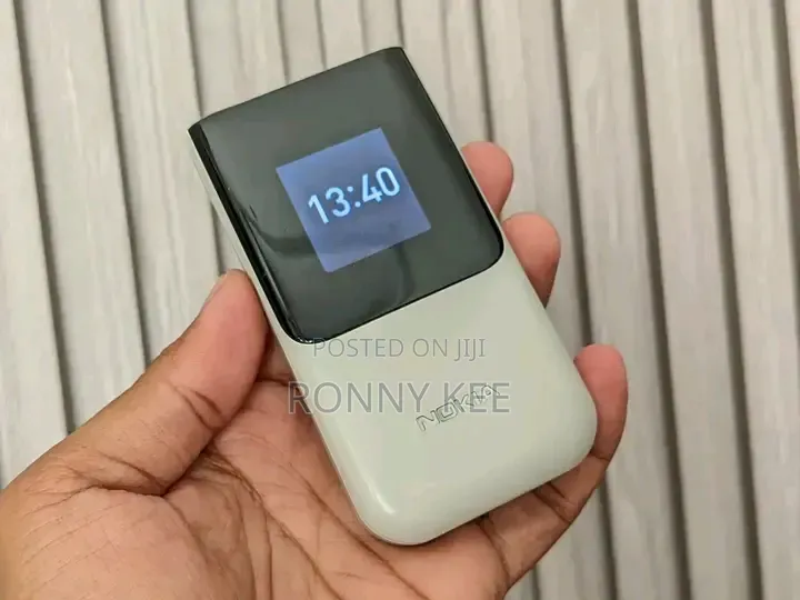 New Nokia 2720 Flip 512 GB White